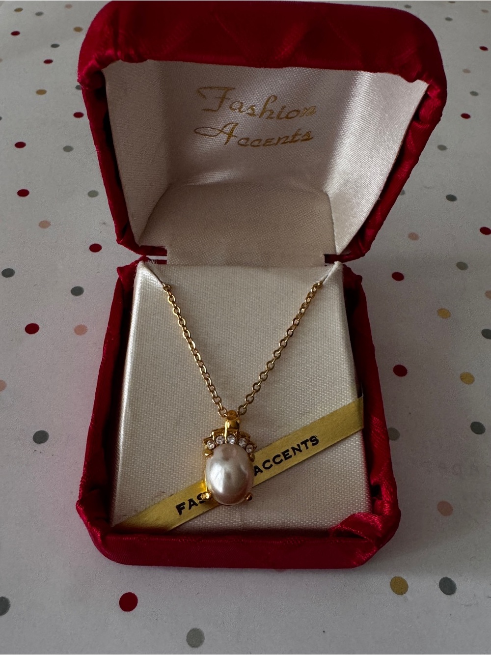 Gold Pearl Pendant Necklace - White Pearl